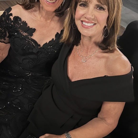 Xscape Jovie Peplum Dress Off Shoulder Black Scuba Crepe Excellent $259. Size 4 - Picture 11 of 12